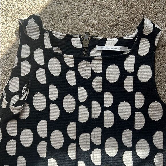Diane Von Furstenberg Black and Cream Polka Dot Top - Picture 4 of 7